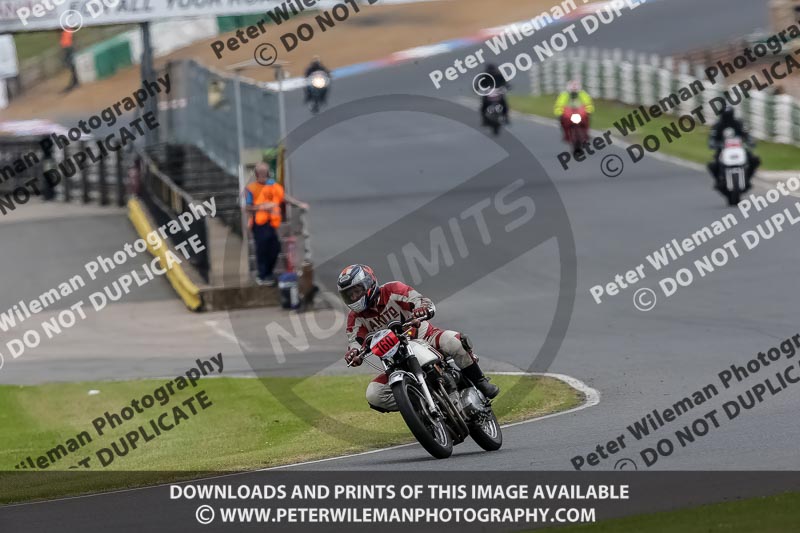 Vintage motorcycle club;eventdigitalimages;mallory park;mallory park trackday photographs;no limits trackdays;peter wileman photography;trackday digital images;trackday photos;vmcc festival 1000 bikes photographs